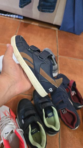 Lote 7 pares zapatillas niño