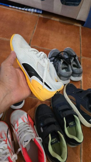 Lote 7 pares zapatillas niño