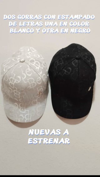 2 Gorras Estampadas Letras Blanco y Negro