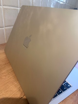 MacBook Air M2 8GB Plata