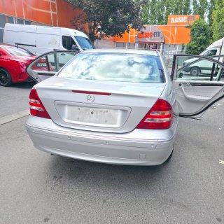 Mercedes-Benz Clase C 2004