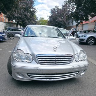 Mercedes-Benz Clase C 2004