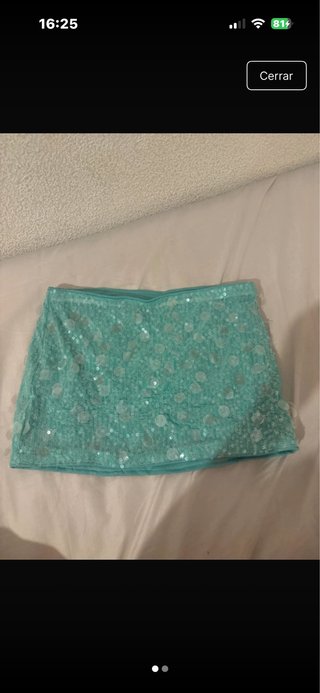 Falda corta turquesa con lentejuelas
