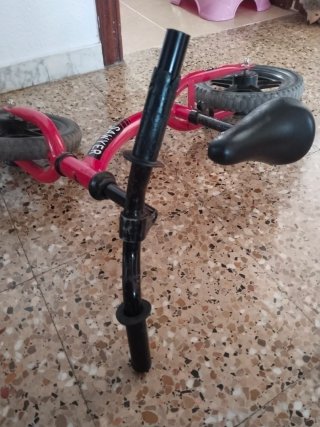 Bicicleta de equilibrio Sawyer roja