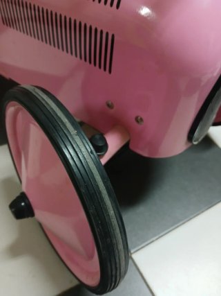 Correpasillos rosa con número 1