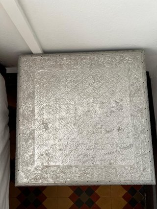 Mesa auxiliar Zara Home metal plata