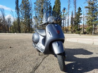 Vespa GTS 300 Gris