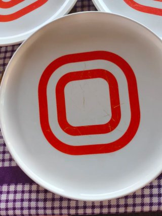 Set 8 Piatti in plastica  Rossi Bianchi