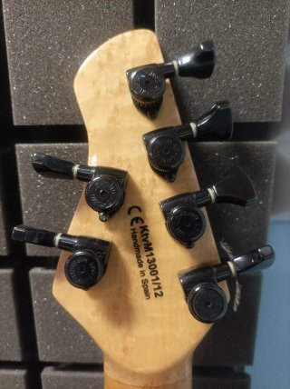 Guitarra Eléctrica Kurgan