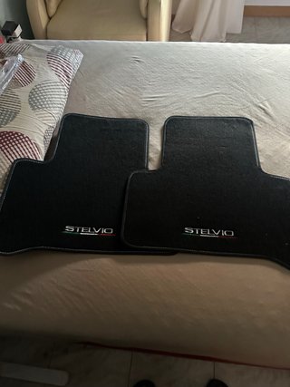 Terminali scarico auto Alfa stelvio e tappetini