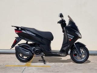 Ciclomotor Aprilia SRX 49cc Negro
