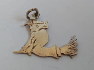 Dije Vintage Bruja Volando en Escoba - Plata 925