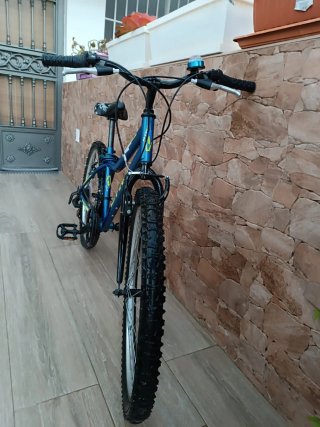 Bicicleta infantil B-PRO azul 24