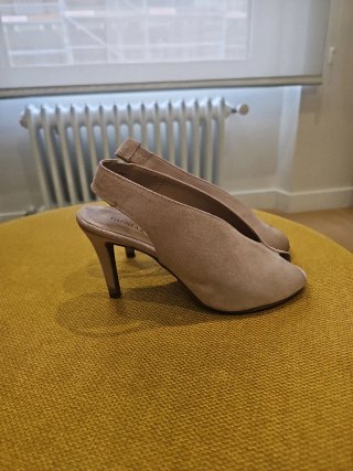 Zapatos destalonados Daniela Vega Talla 37 nude