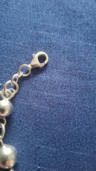 Pulsera de plata con abalorios