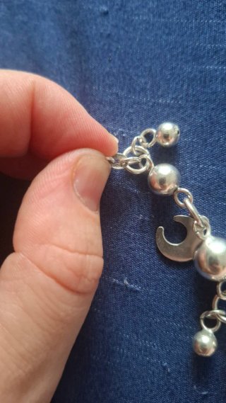 Pulsera de plata con abalorios