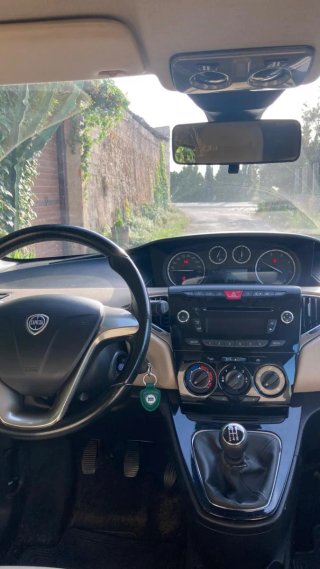 Lancia Ypsilon 2013