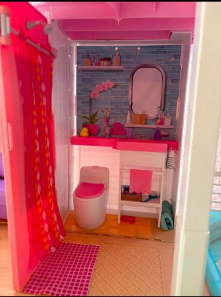 Casa y Coche Barbie.Muñecos y accesorios incluidos