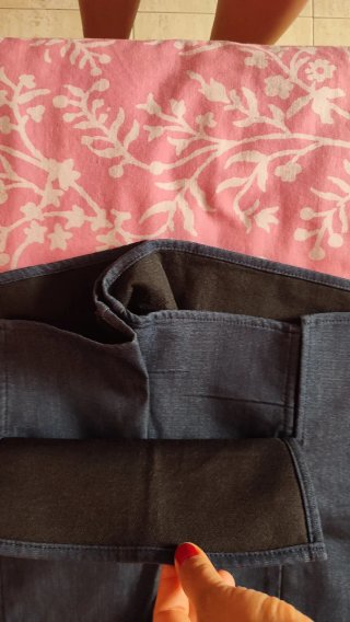Falda short efecto jean azul con cinturón