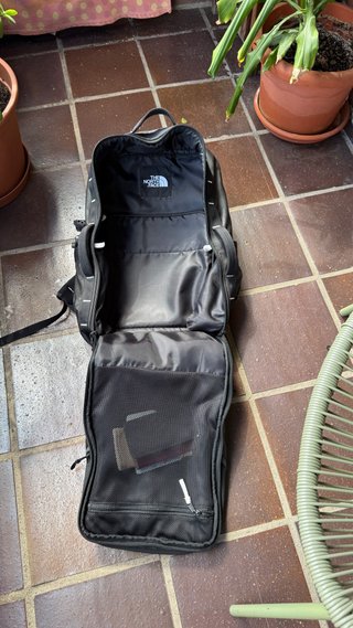 The North Face Base Camp Voyager 40L Mochila