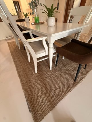 Mesa de comedor y sillones de madera maciza