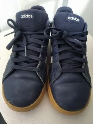 Zapatillas Adidas Azul Marino y Blanco