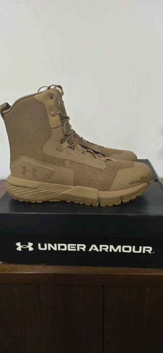 Botas Under Armour bege/castanho