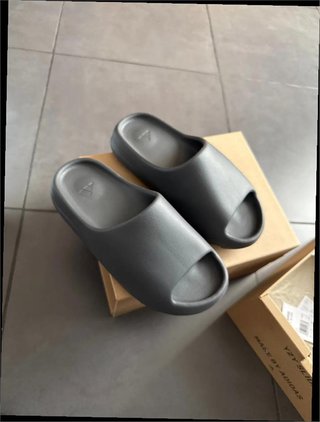 Adidas Yeezy Slide Granite Talla 43