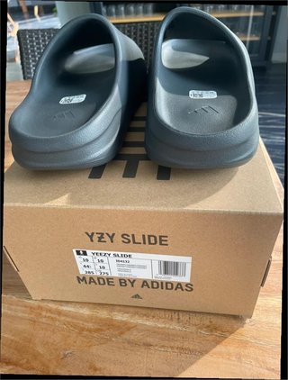 Adidas Yeezy Slide Granite Talla 44.5
