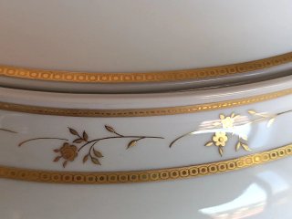 Zuppiera vintage porcellana bianca