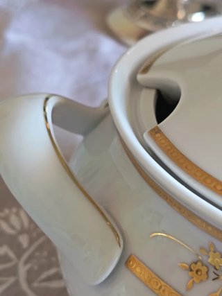 Zuppiera vintage porcellana bianca