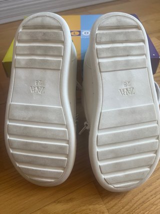Zapatillas Zara niño talla 28 blancas