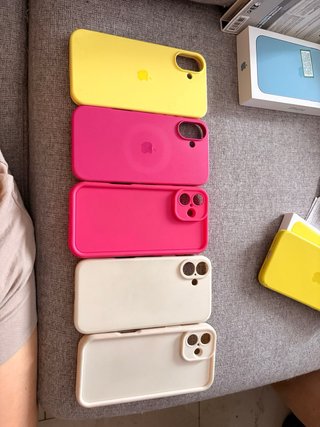 Fundas iPhone 16 Plus variadas mirar fotos