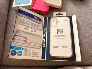 Fundas iPhone 16 Plus variadas mirar fotos