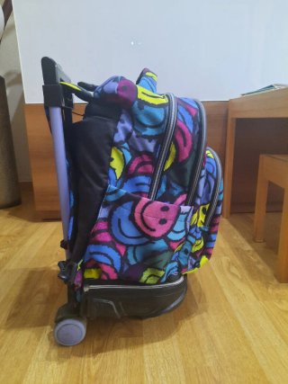 Mochila escolar Totto con ruedas desmontable.