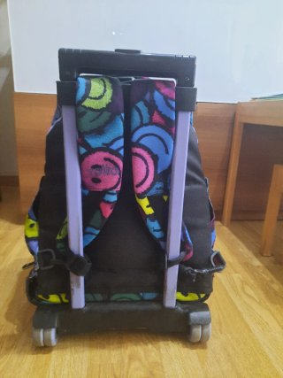 Mochila escolar Totto con ruedas desmontable.