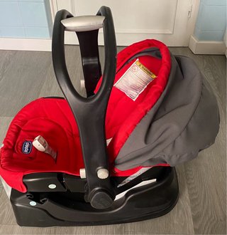 Maxicosi Chicco en perfecto estado y regalo bañera