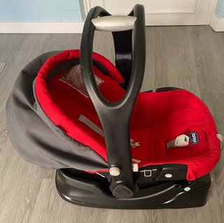 Maxicosi Chicco en perfecto estado y regalo bañera