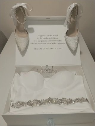 Zapatos de Novia Blancos con Perlas y Lazos