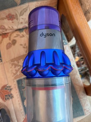 NO NEGOCIABLE Aspiradora Dyson V15 Detect Fluffy