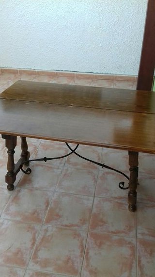 Mesa madera maciza y forja + 2 sillas
