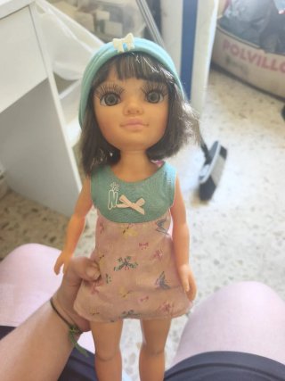 Muñeca Nancy con vestido rosa y zapatos azules