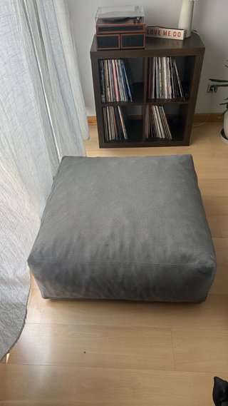 Pouf in tessuto grigio per esterni