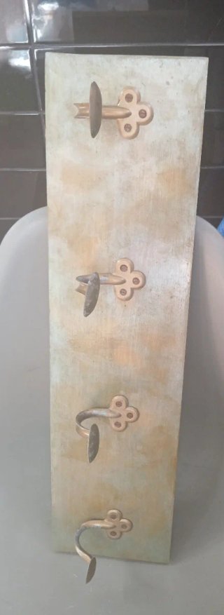 Perchero de pared madera y metal, huelva