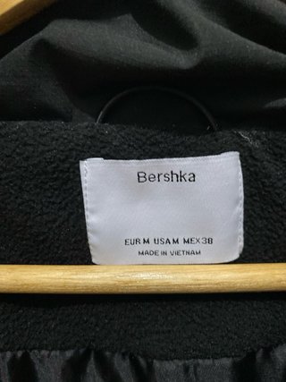 Cazadora acolchada hombre negra y amarilla