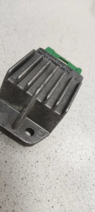 Regulador Corriente Derbi Atlantis 12V