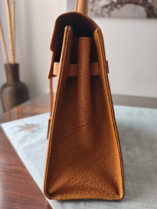 Bolso de piel marrón