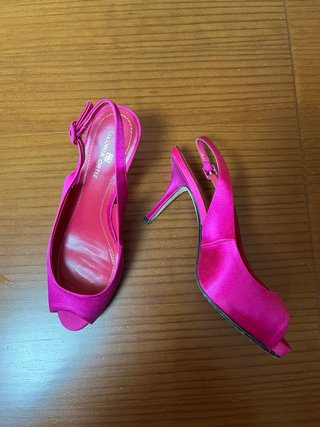 Zapatos tacón color fucsia