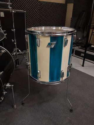 Floor tom Ludwig 70s Vistalite