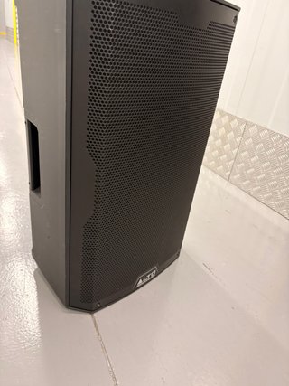 Altavoz Alto TS415 2500W con funda